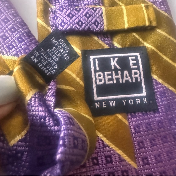 IKE BEHAR New York Hand Tailored Tie - Picture 4 of 4